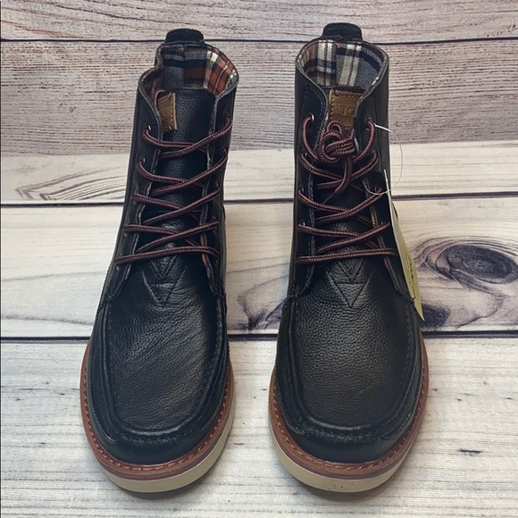 TOMS Other - TOMS MEN SEARCHER BOOT